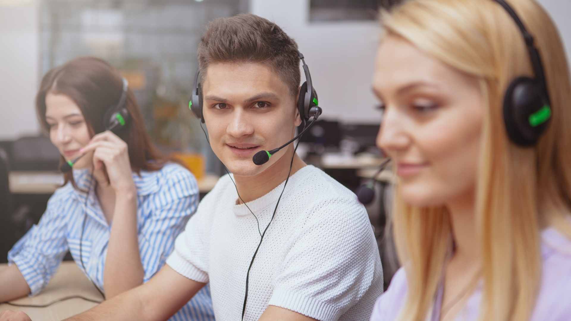 Equipe de atendimento pós-venda.